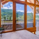 Nina Aparthotel 4*