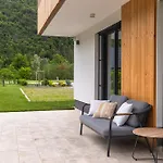 Aparthotel Nina
